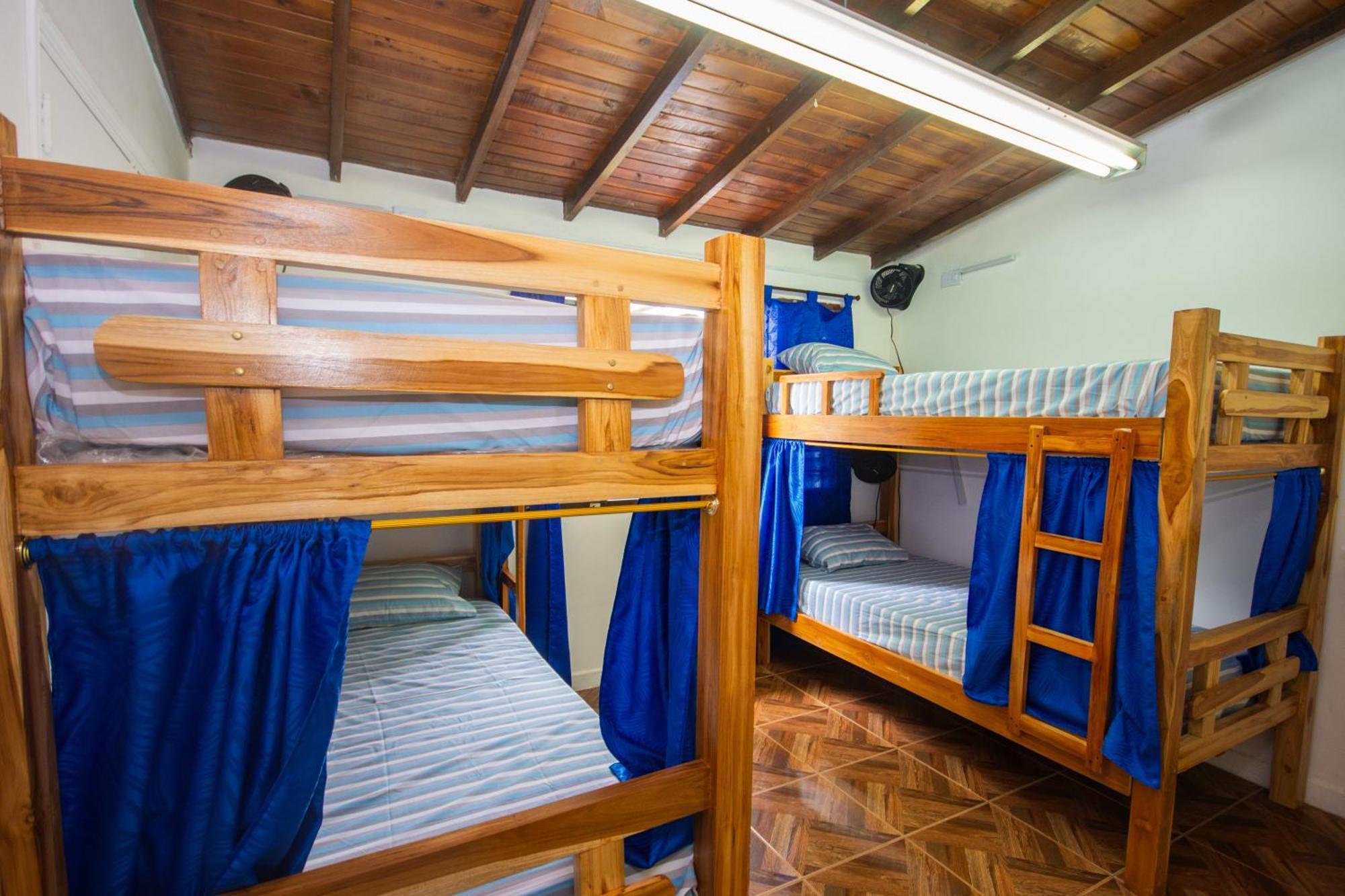 Blue Coast Hostal Medellín Esterno foto