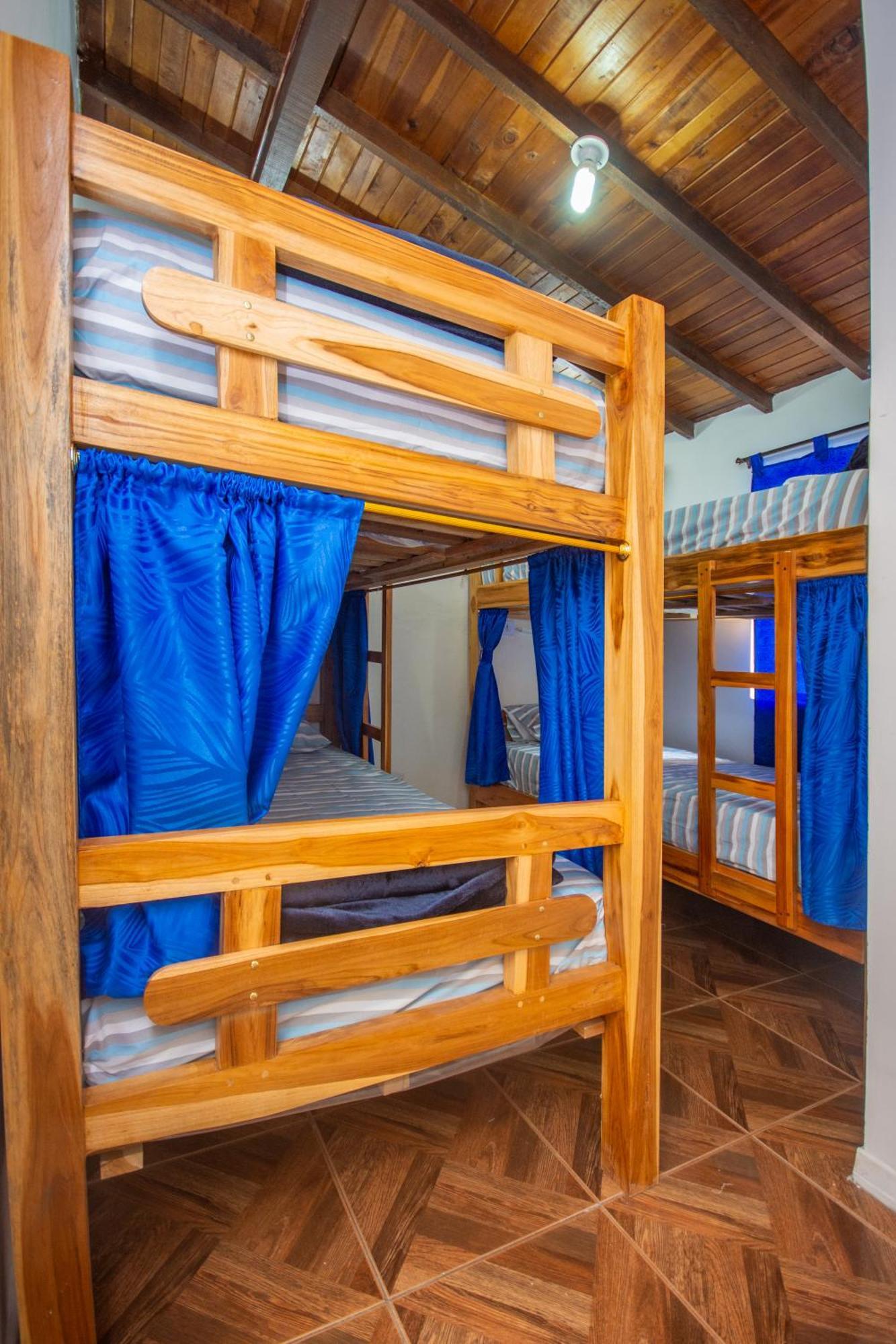 Blue Coast Hostal Medellín Esterno foto