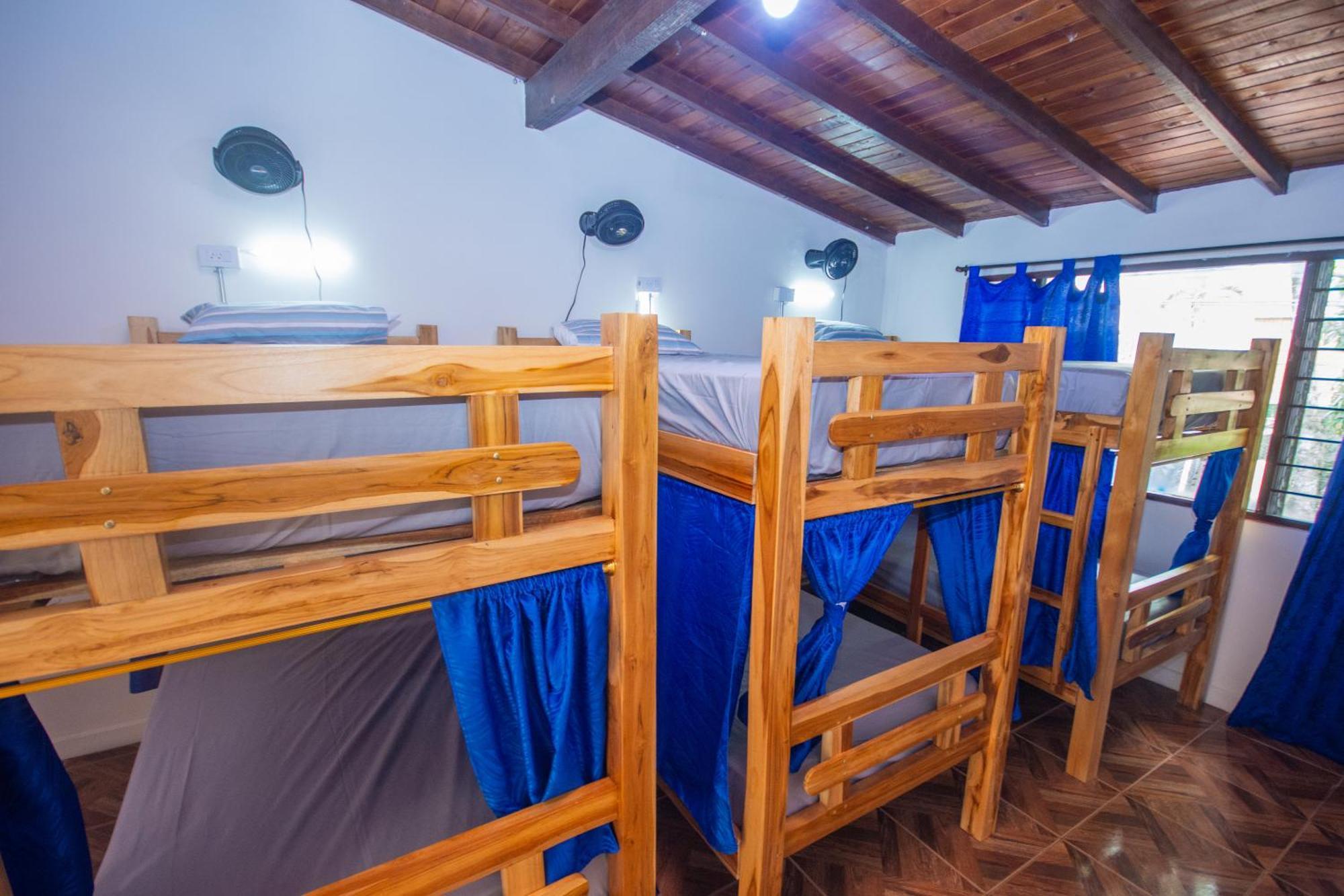 Blue Coast Hostal Medellín Esterno foto