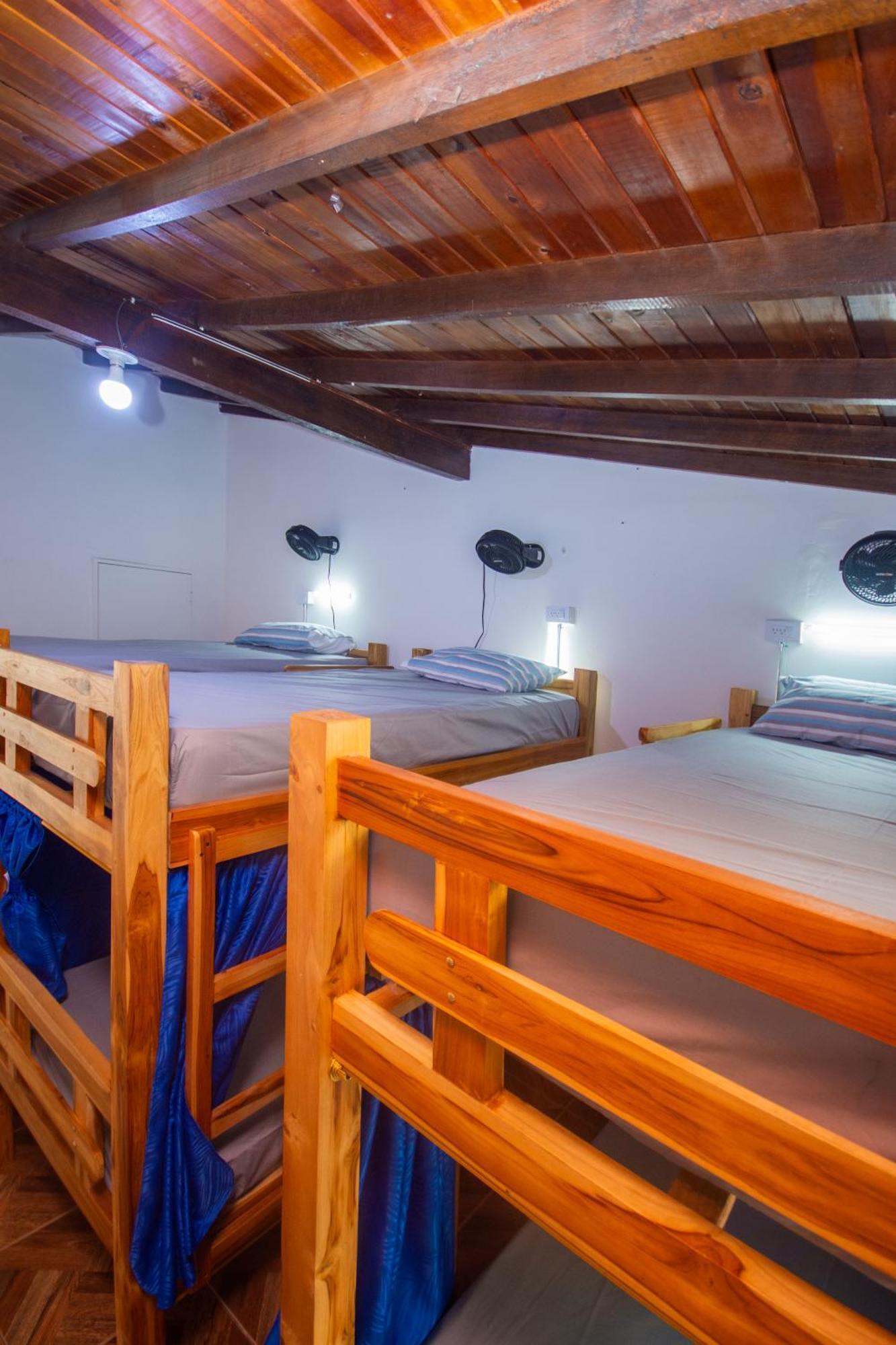 Blue Coast Hostal Medellín Esterno foto