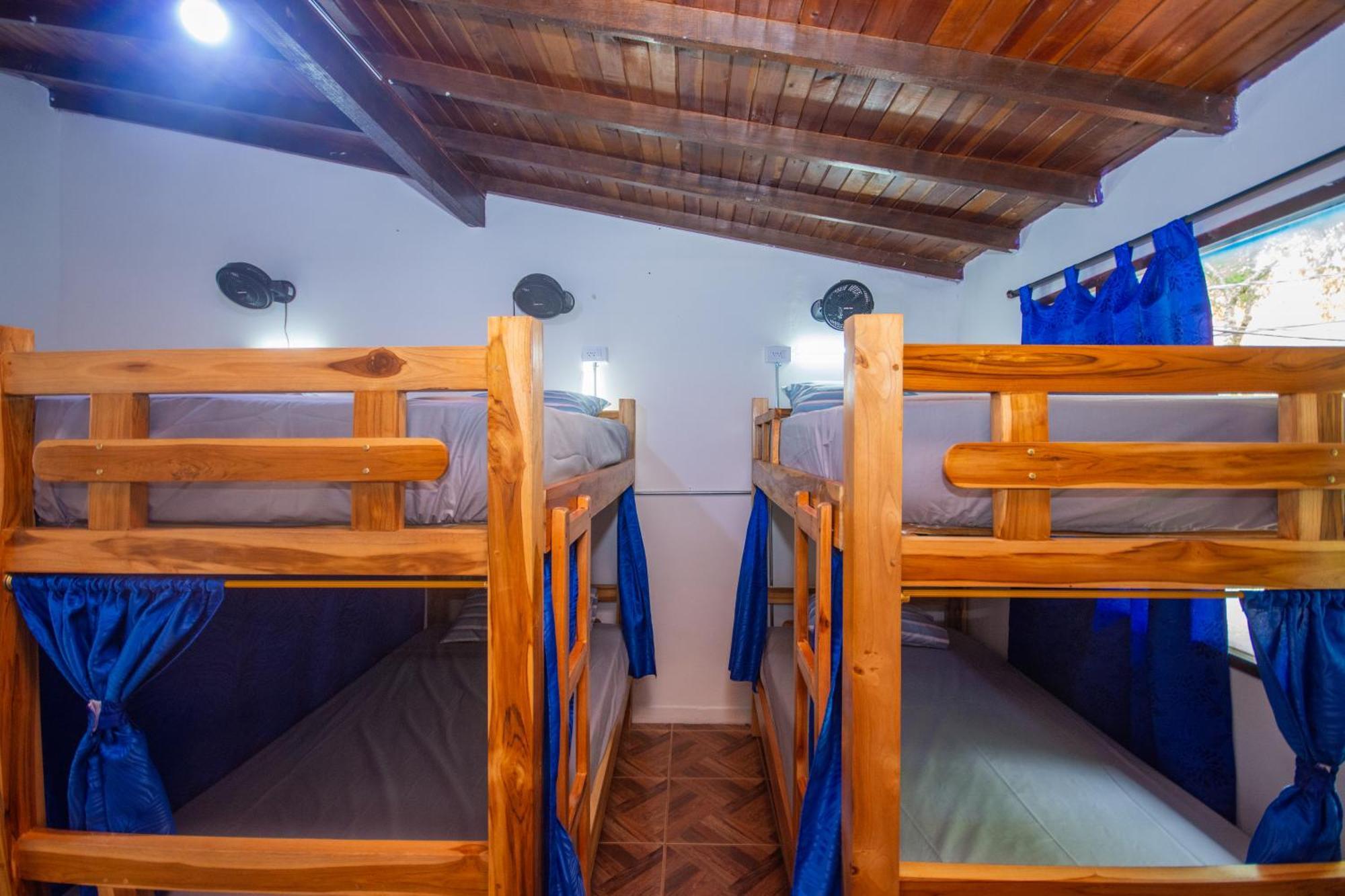 Blue Coast Hostal Medellín Esterno foto