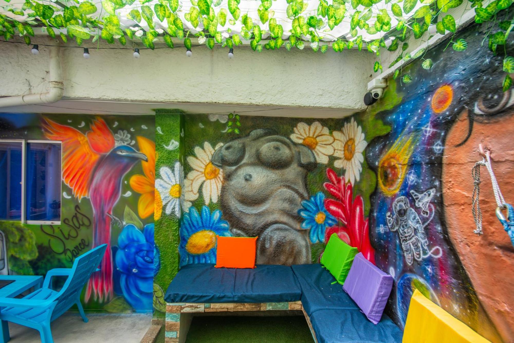 Blue Coast Hostal Medellín Esterno foto
