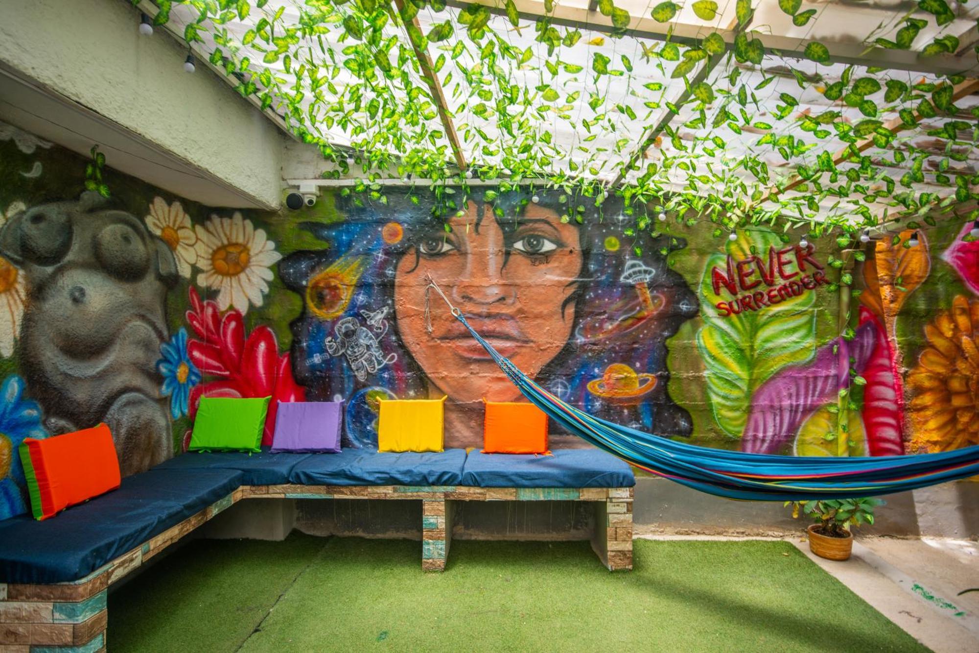 Blue Coast Hostal Medellín Esterno foto