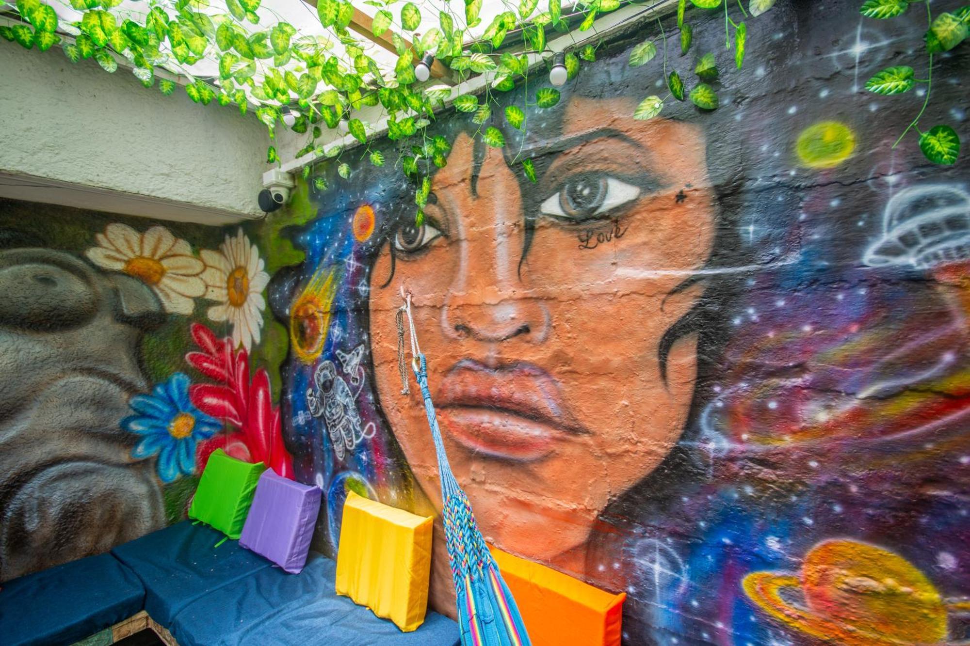 Blue Coast Hostal Medellín Esterno foto