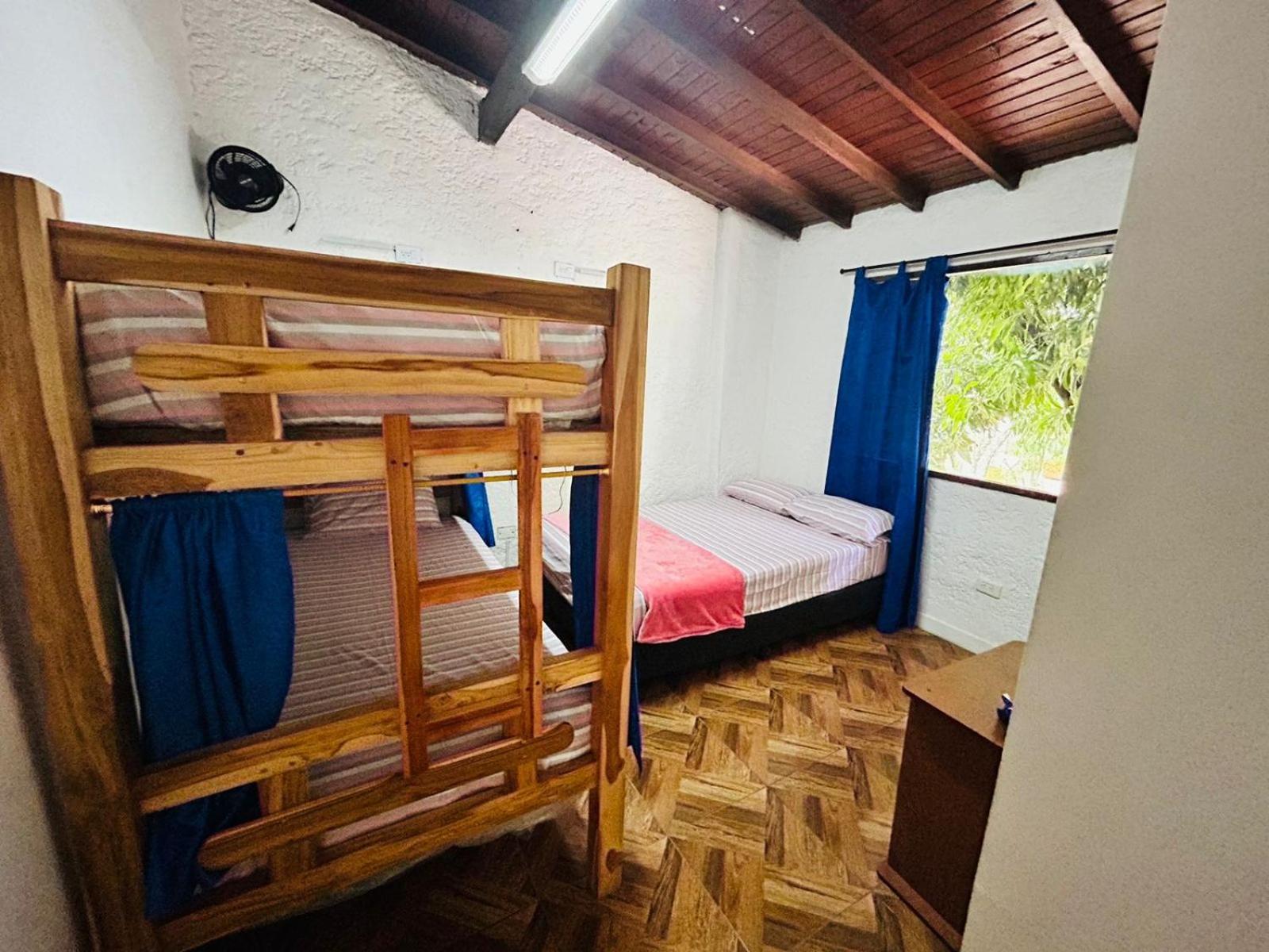 Blue Coast Hostal Medellín Esterno foto