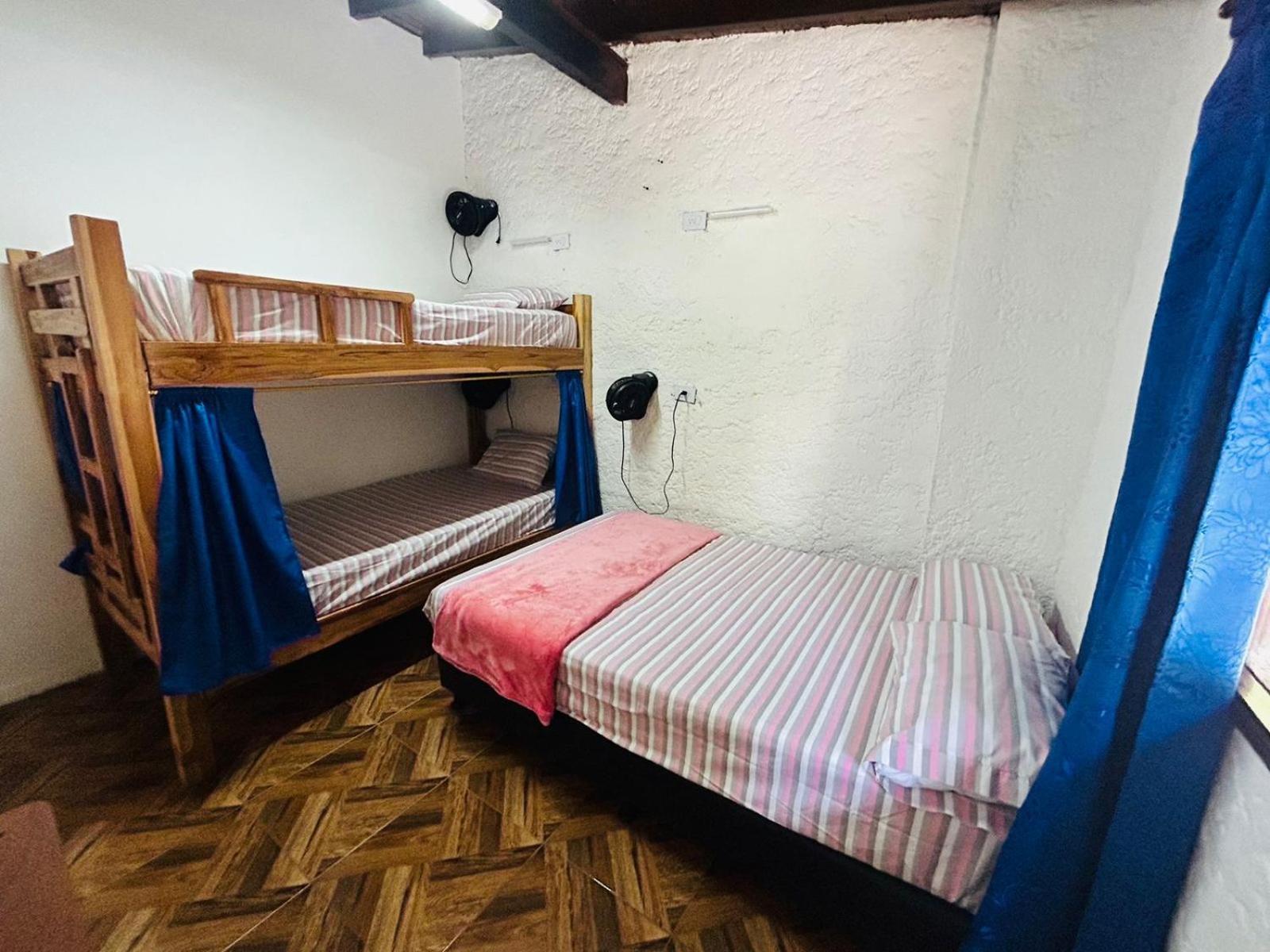 Blue Coast Hostal Medellín Esterno foto