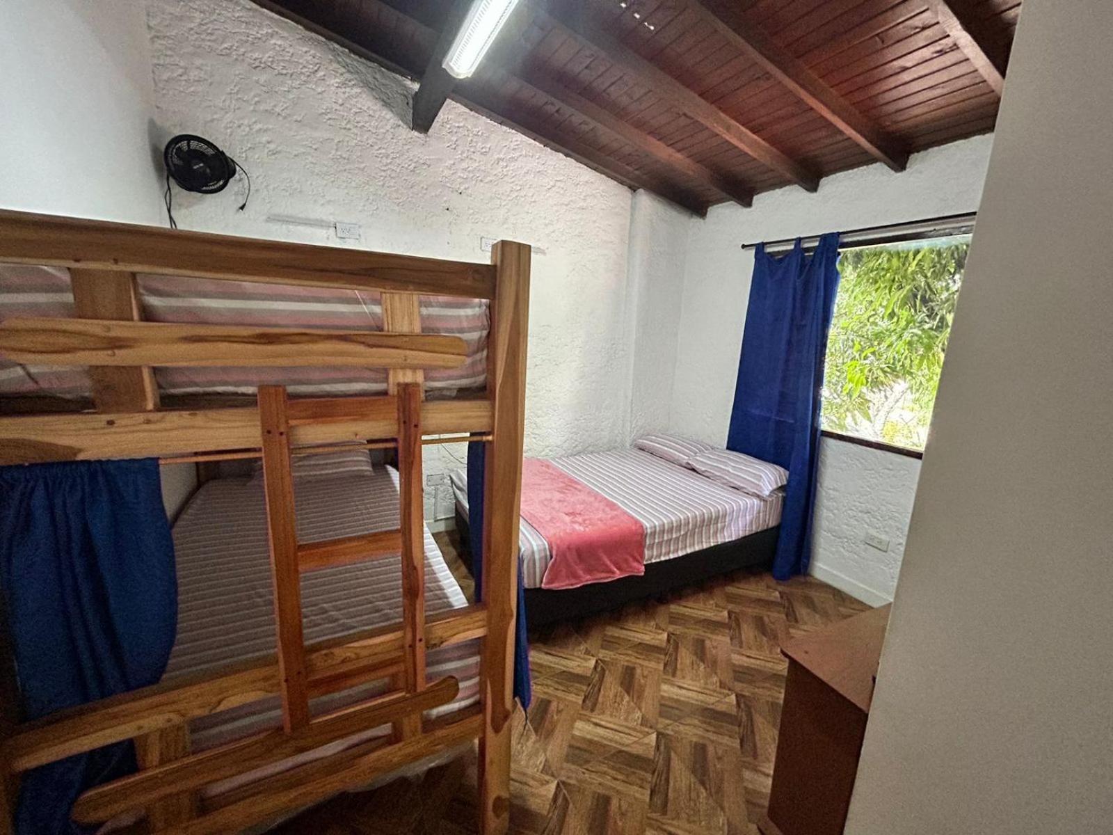 Blue Coast Hostal Medellín Esterno foto